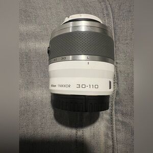 Nikon 1 Nikkor 30-110mm f/3.8-5.6 VR Compact Telephoto Lens - White.     *NEW*